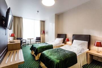 Двухместный номер с 2 отдельными кроватями и душем в Отеле Green City Hotel